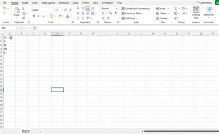 Excel: how to duplicate every row into the same column?